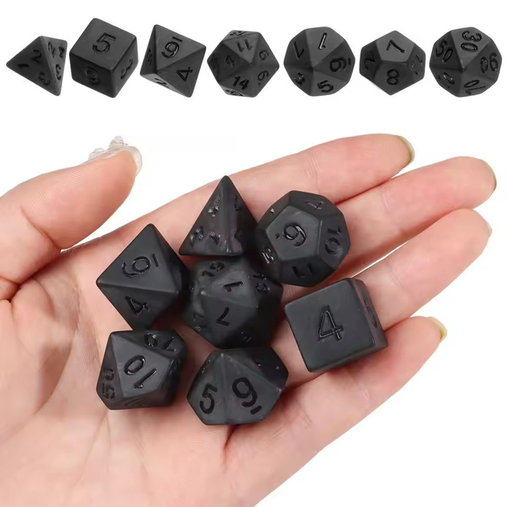 Juego de 7 dados negros nuevos - Board Game Font reseña y precio